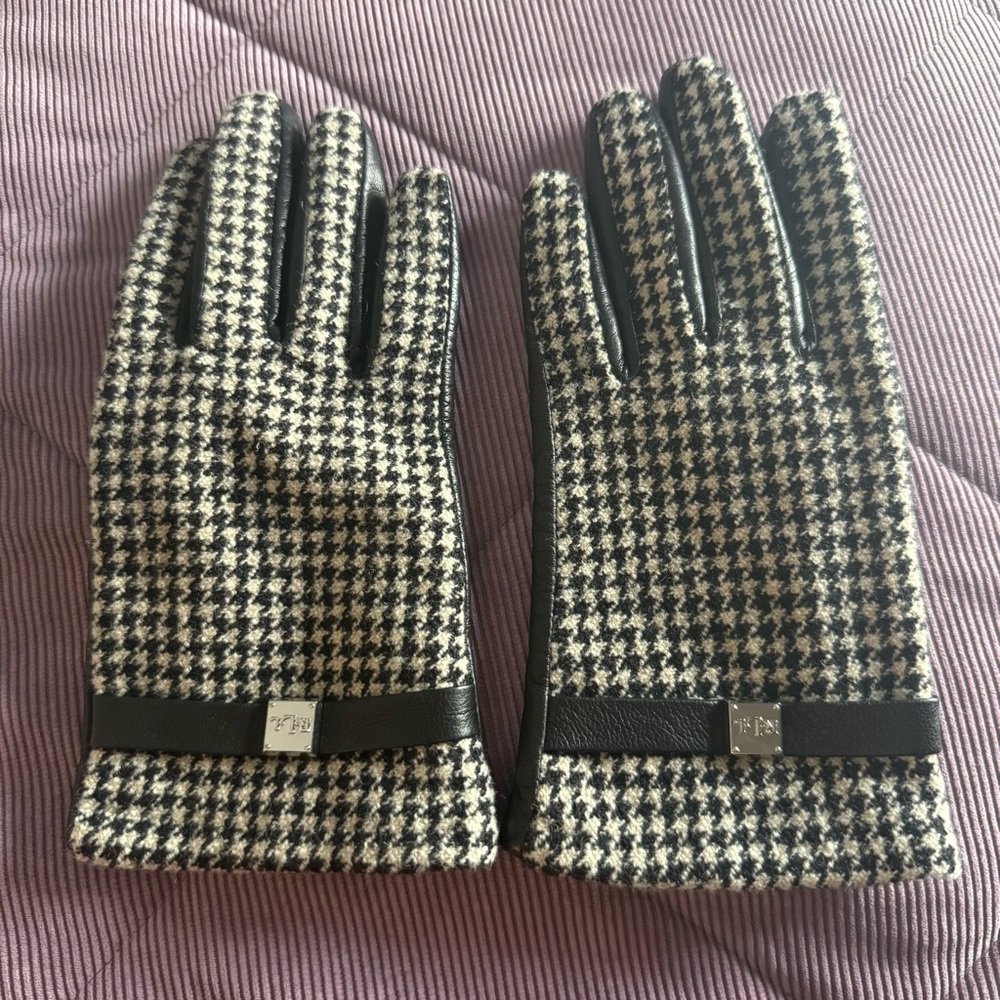 Lauren by Ralph Lauren Women’s Houndstooth Gloves - Leather Back.